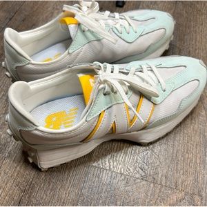 New Balance 327 Teal and Orange Women’s size 9 sneaker